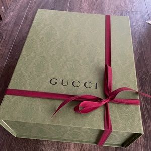 Authentic limited addition Gucci gift box with ribbon